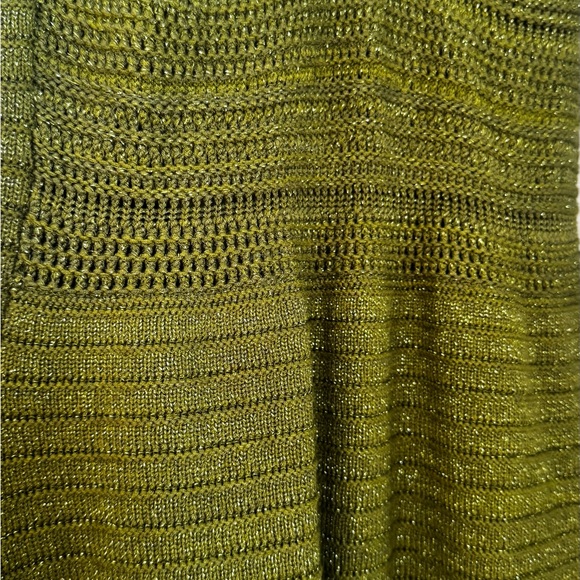 Beautiful dress - Picture 2 of 4